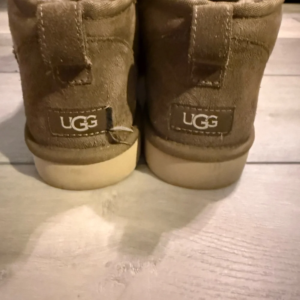 UGG Classic Brown Suede Boots - Picture 4 of 4